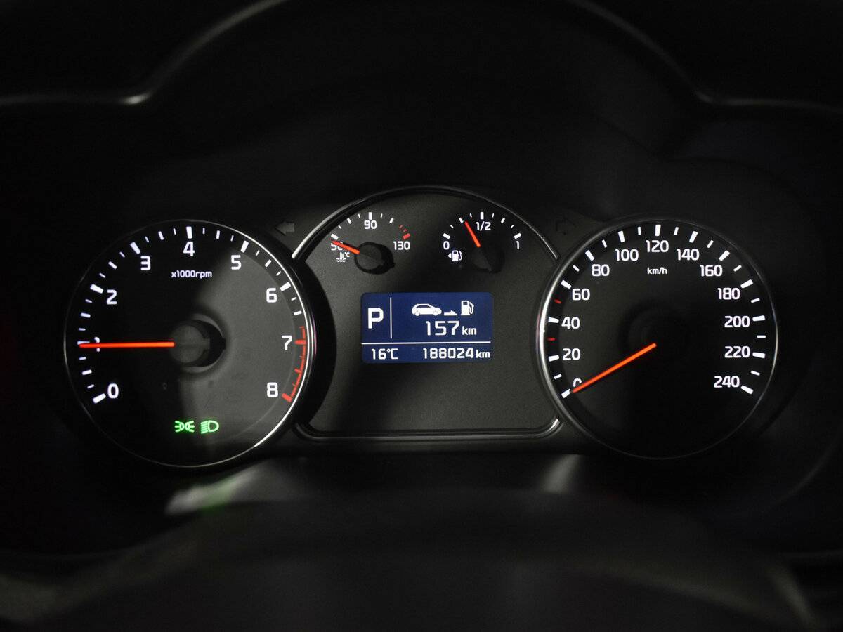 Kia Carens с пробегом — 2013 год. Фото: #12