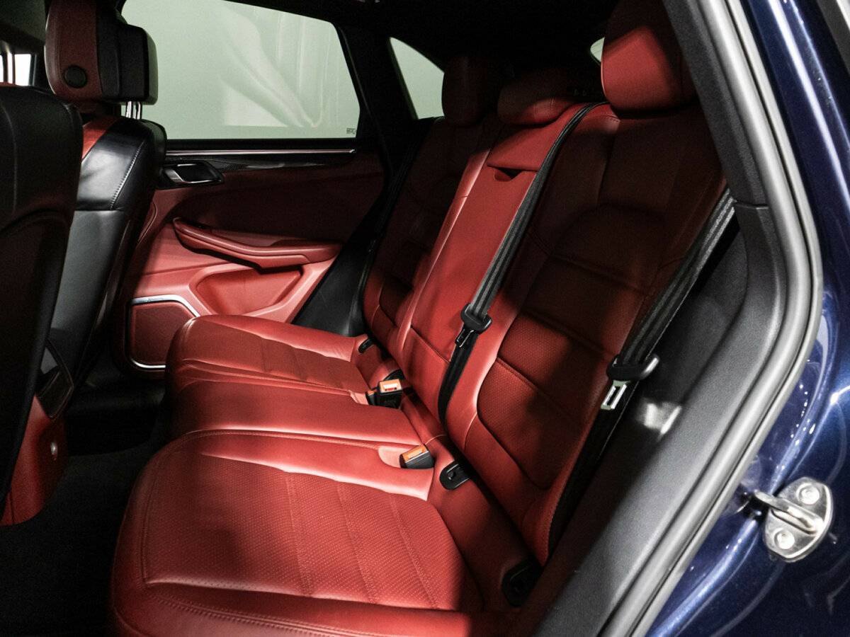 Porsche Macan с пробегом — 2015 год. Фото: #9