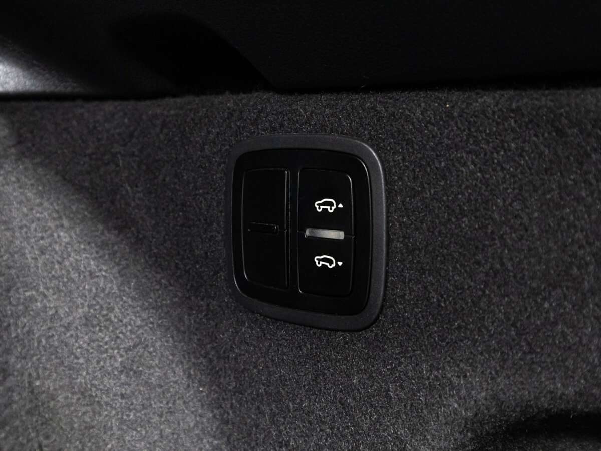 Porsche Macan с пробегом — 2015 год. Фото: #16