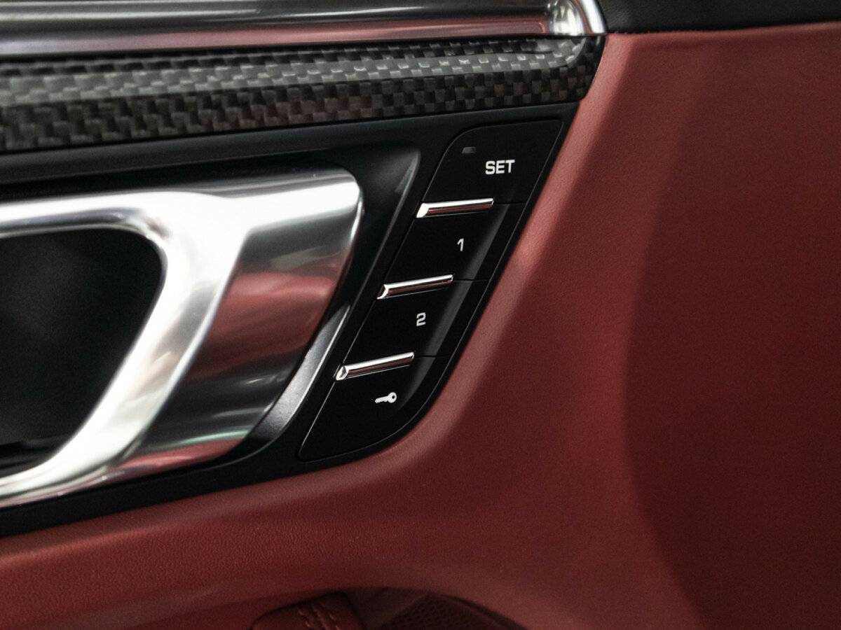 Porsche Macan с пробегом — 2015 год. Фото: #18