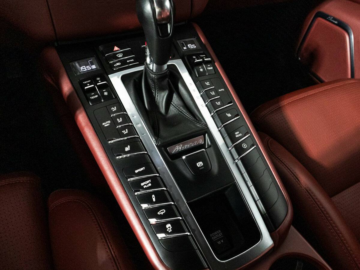 Porsche Macan с пробегом — 2015 год. Фото: #21