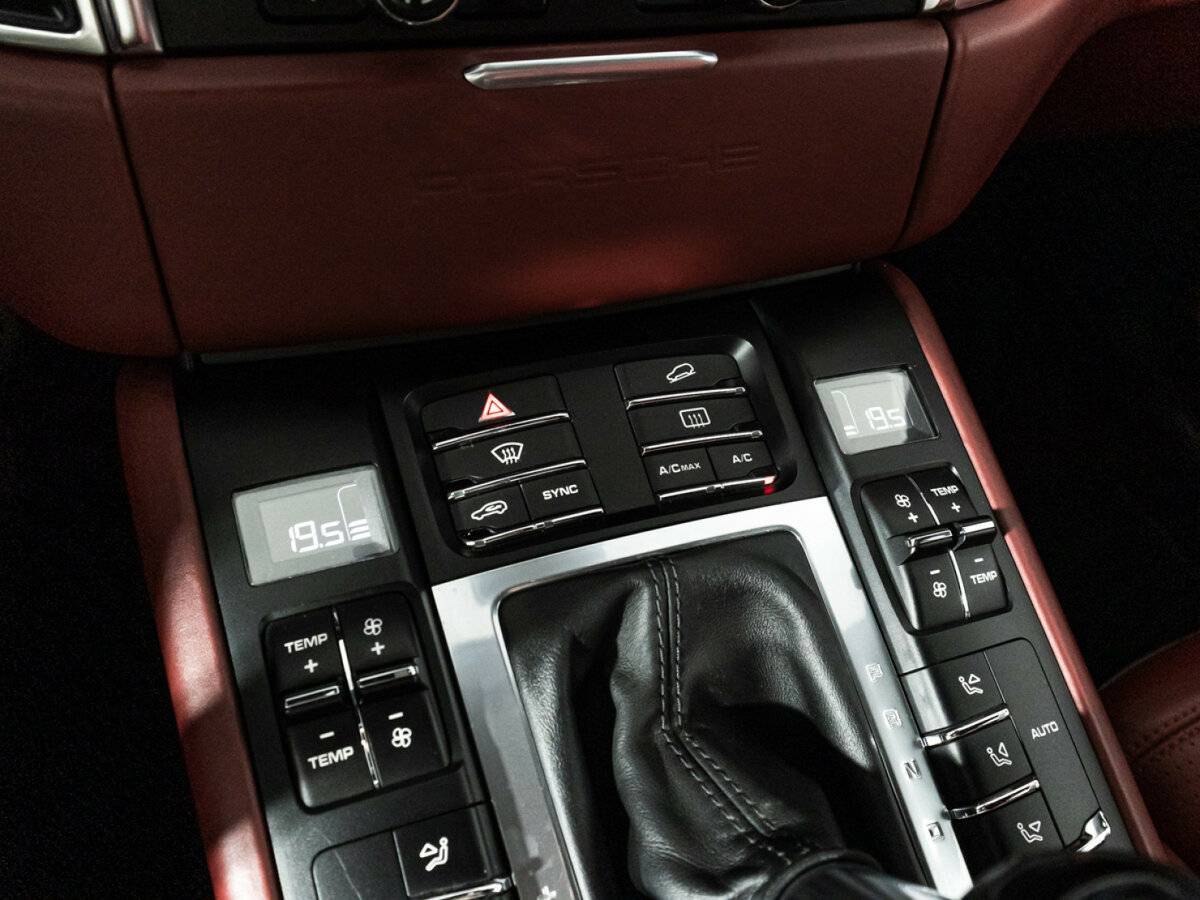 Porsche Macan с пробегом — 2015 год. Фото: #22