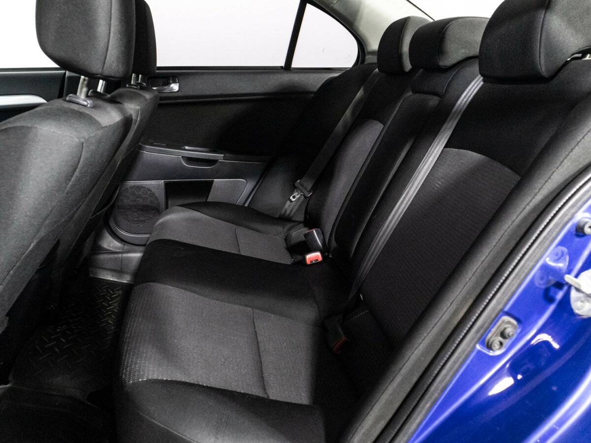 Mitsubishi Lancer с пробегом — 2010 год. Фото: #9