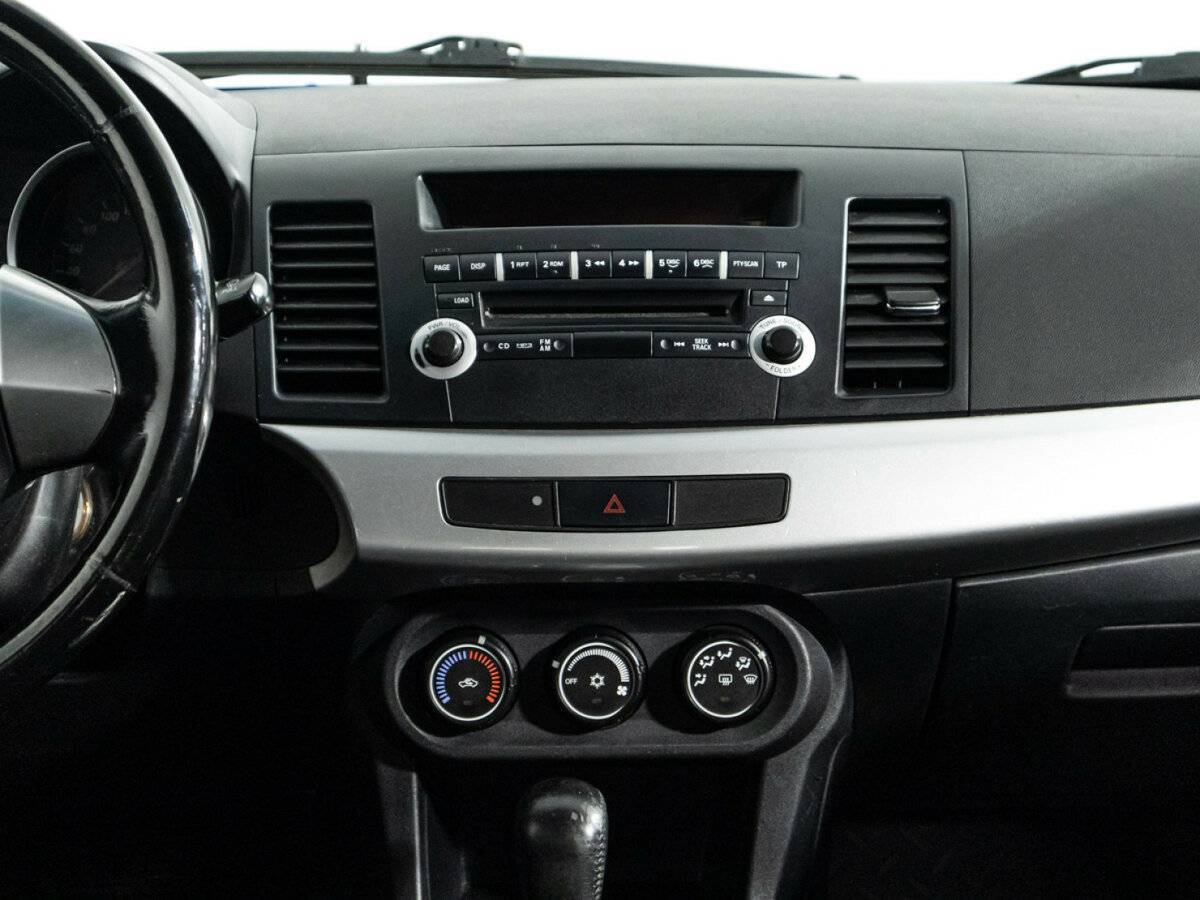 Mitsubishi Lancer с пробегом — 2010 год. Фото: #13