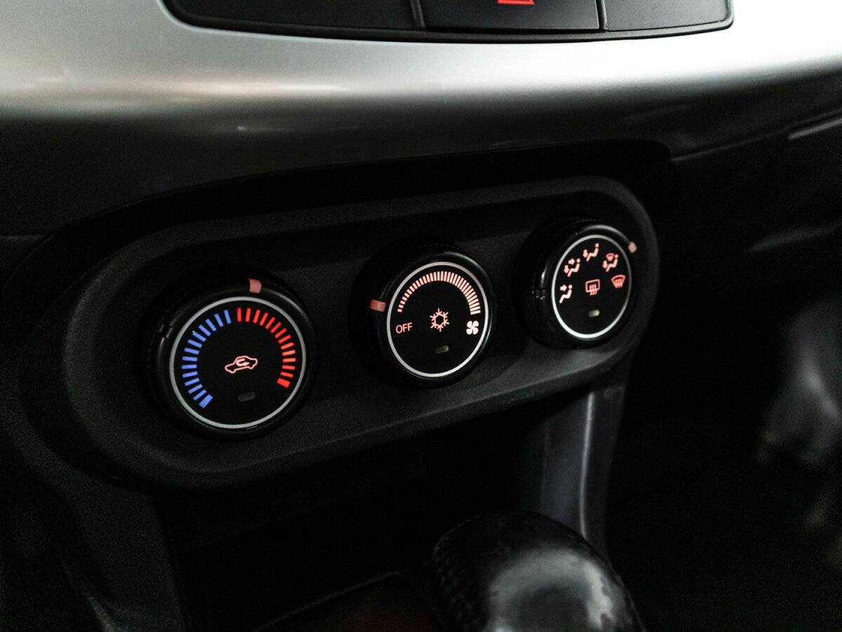 Mitsubishi Lancer с пробегом — 2010 год. Фото: #14