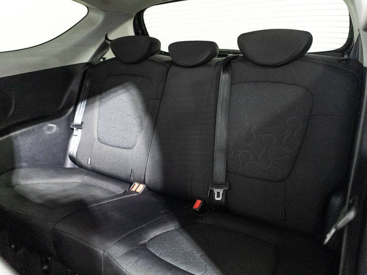 Hyundai i20 с пробегом — 2009 год. Фото: #9