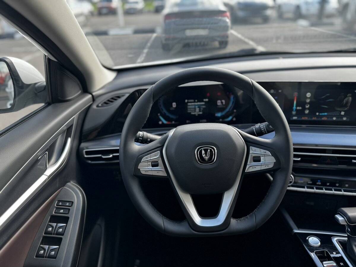 Changan Eado Plus с пробегом — 2023 год. Фото: #17