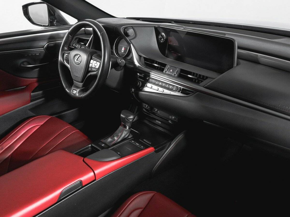 Lexus ES с пробегом — 2019 год. Фото: #5