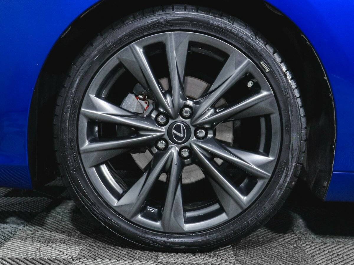 Lexus ES с пробегом — 2019 год. Фото: #11