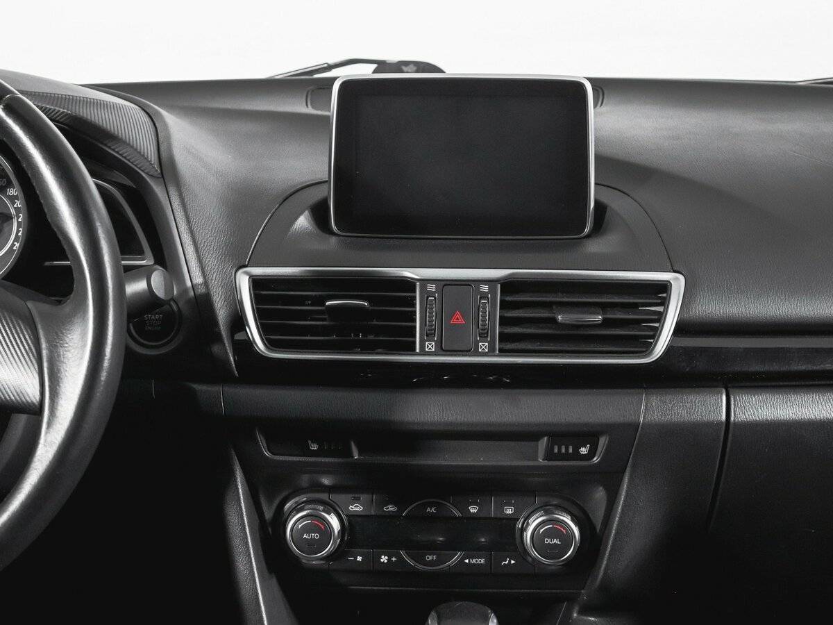 Mazda 3 с пробегом — 2016 год. Фото: #12