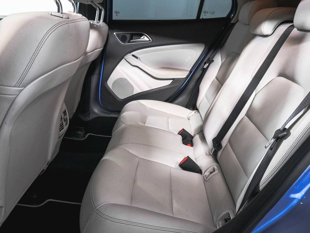 Mercedes-Benz GLA с пробегом — 2015 год. Фото: #6