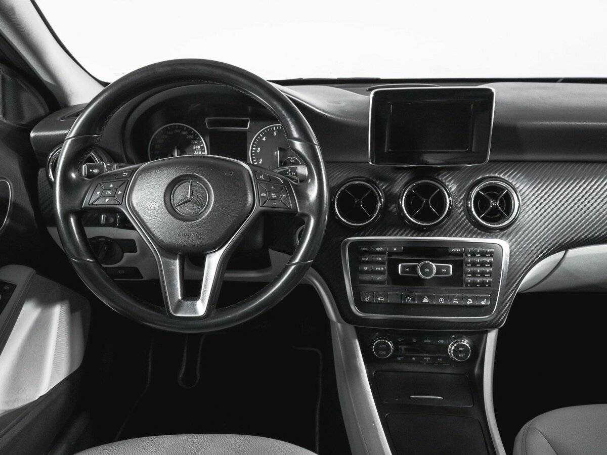 Mercedes-Benz GLA с пробегом — 2015 год. Фото: #8