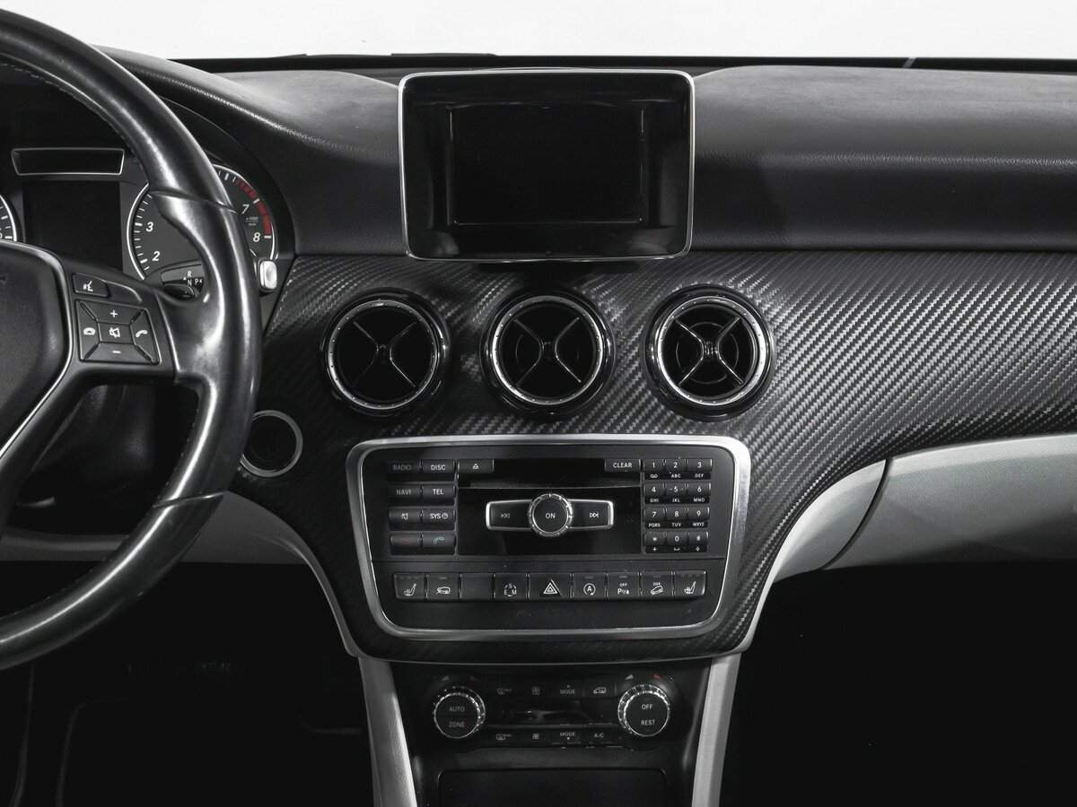 Mercedes-Benz GLA с пробегом — 2015 год. Фото: #9