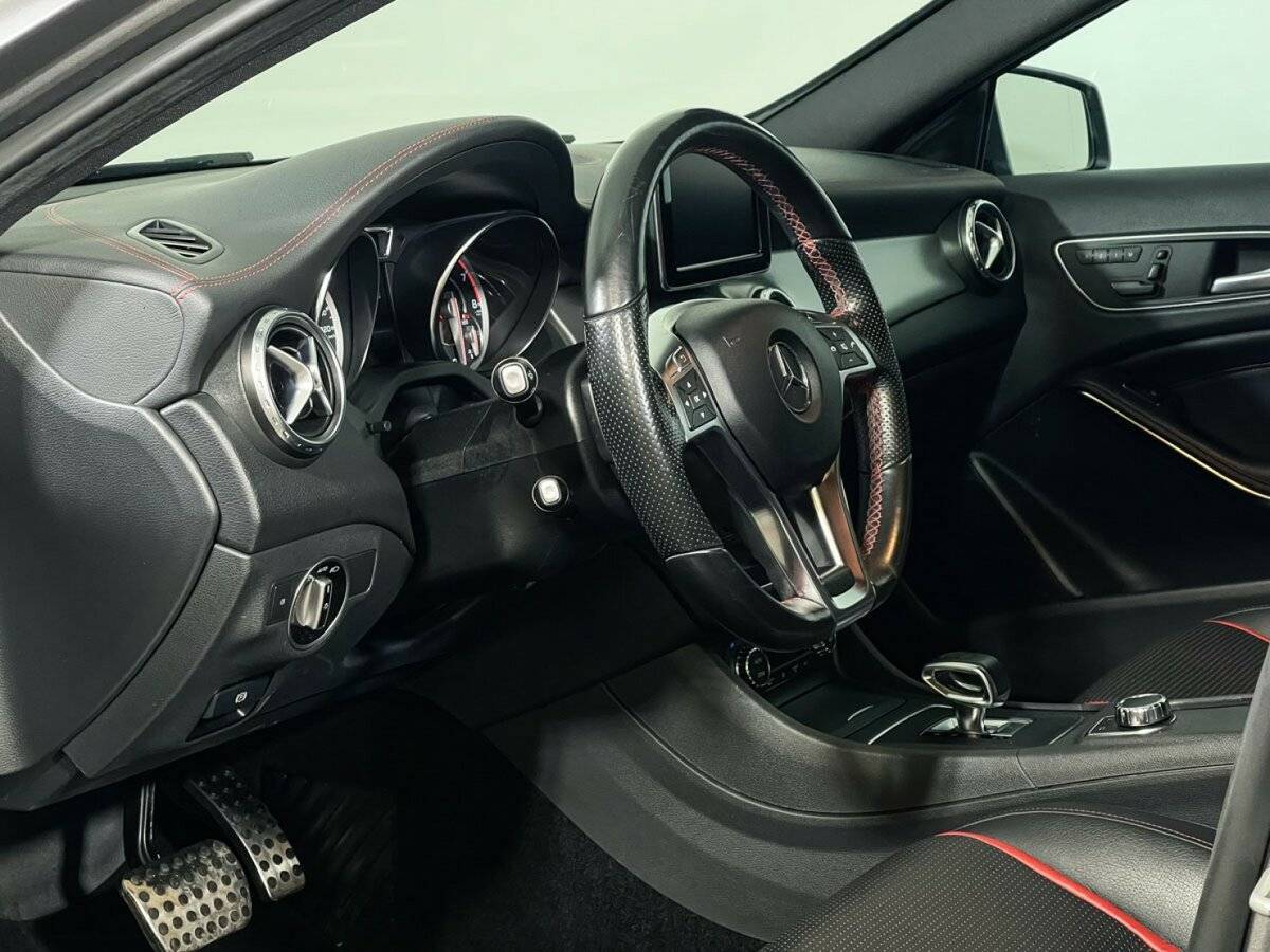 Mercedes-Benz GLA AMG с пробегом — 2014 год. Фото: #11