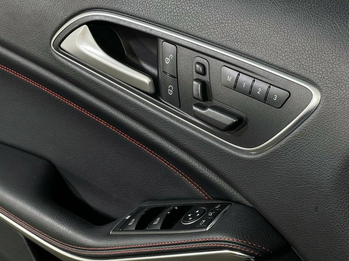 Mercedes-Benz GLA AMG с пробегом — 2014 год. Фото: #14