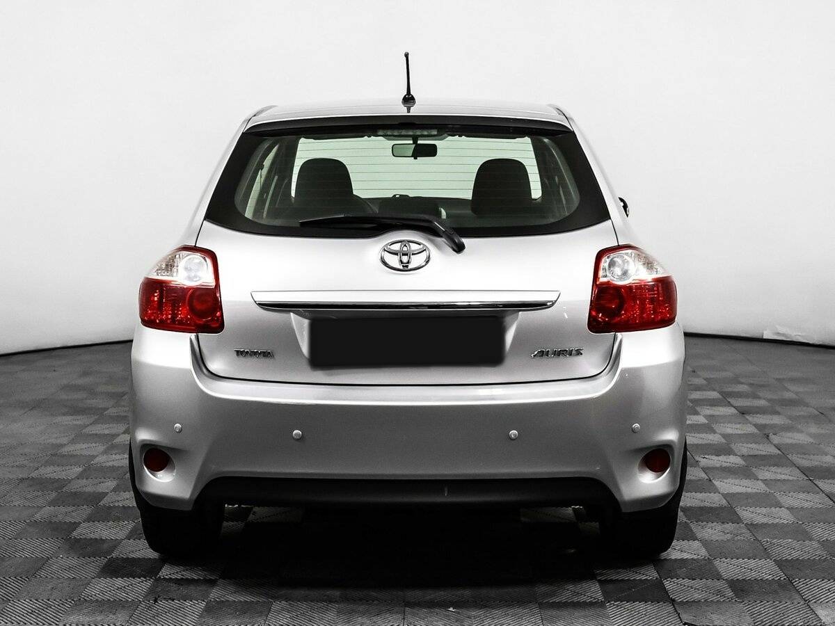 Toyota Auris с пробегом — 2011 год. Фото: #5