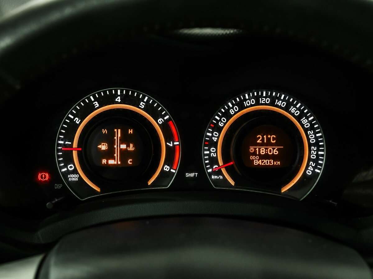 Toyota Auris с пробегом — 2011 год. Фото: #9