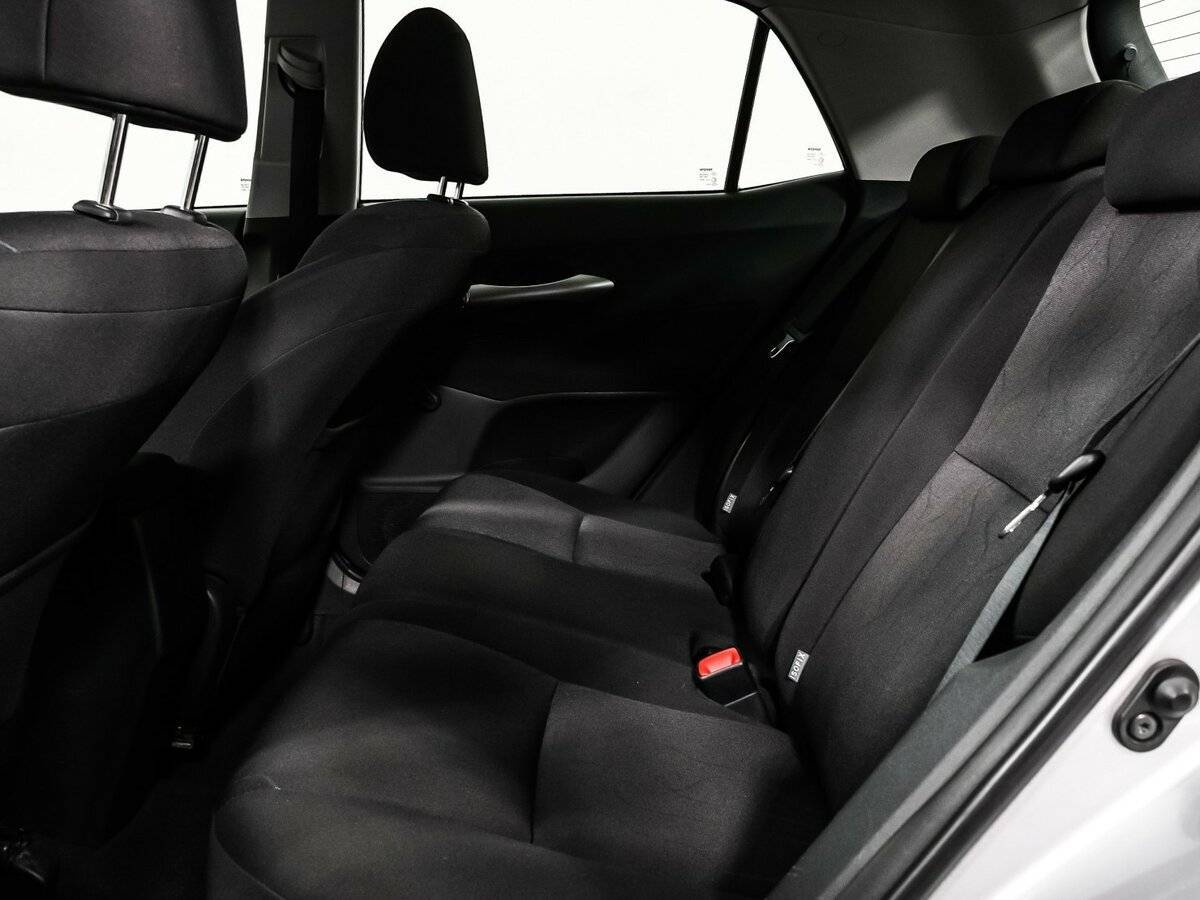 Toyota Auris с пробегом — 2011 год. Фото: #12