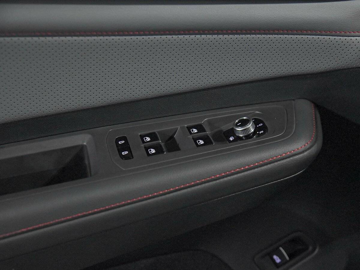 Volkswagen Teramont с пробегом — 2023 год. Фото: #14