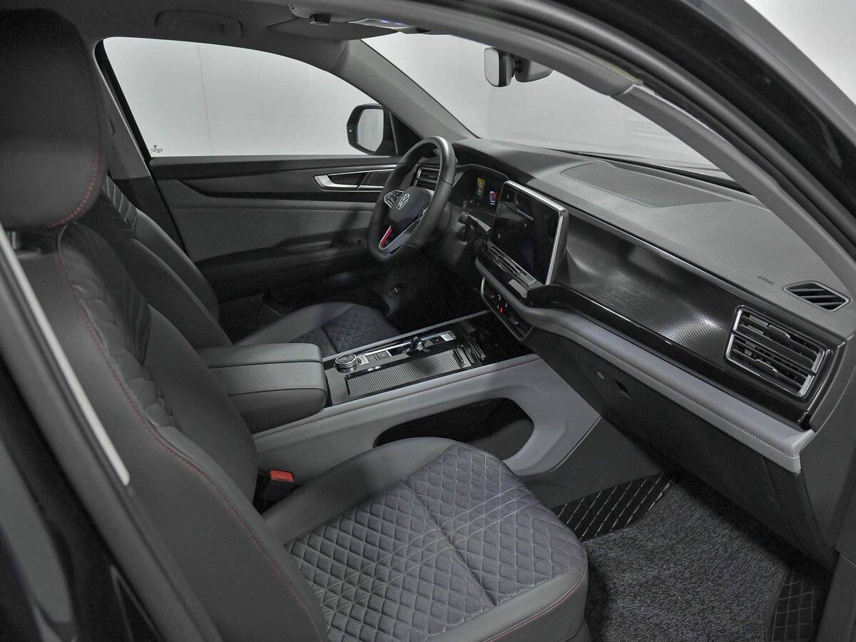 Volkswagen Teramont с пробегом — 2023 год. Фото: #17