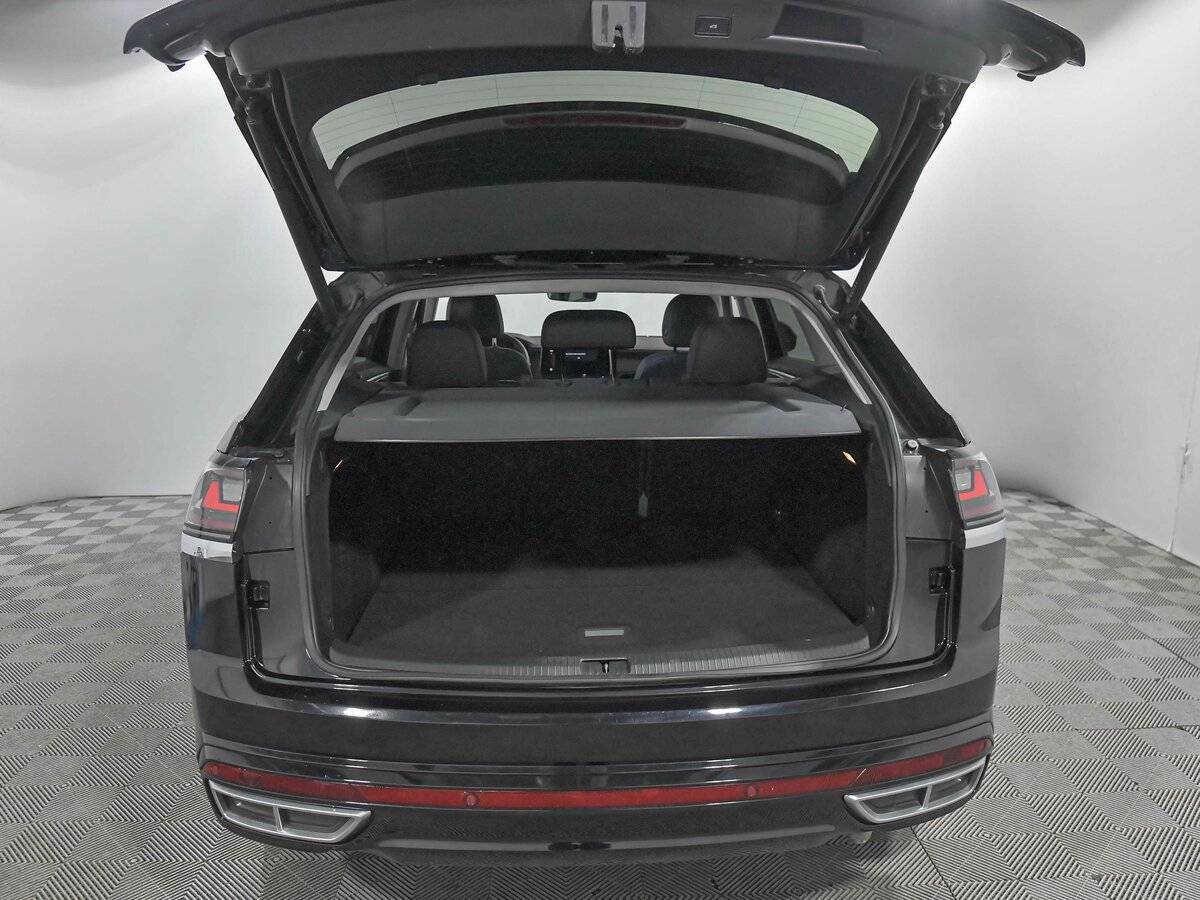 Volkswagen Teramont с пробегом — 2023 год. Фото: #18