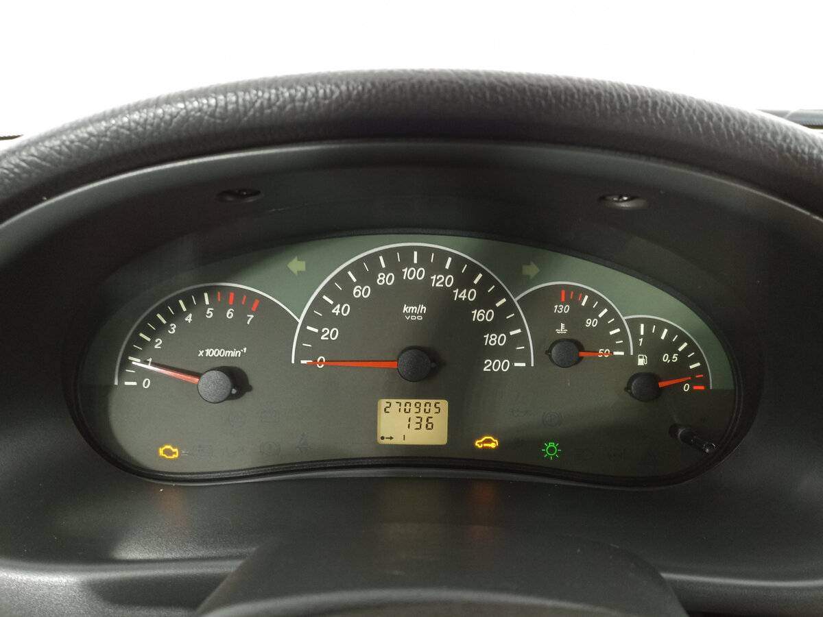 Lada (ВАЗ) Priora с пробегом — 2007 год. Фото: #10