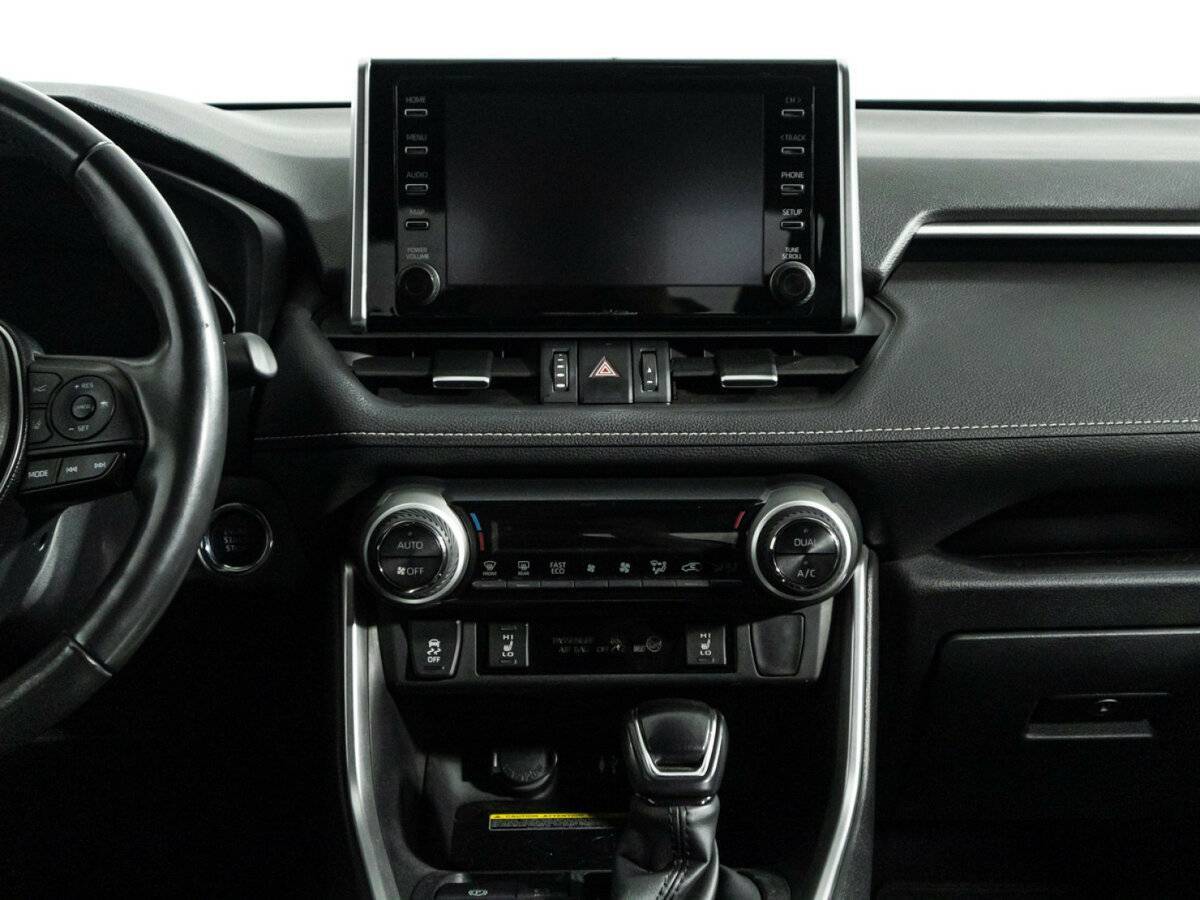 Toyota RAV4 с пробегом — 2020 год. Фото: #13