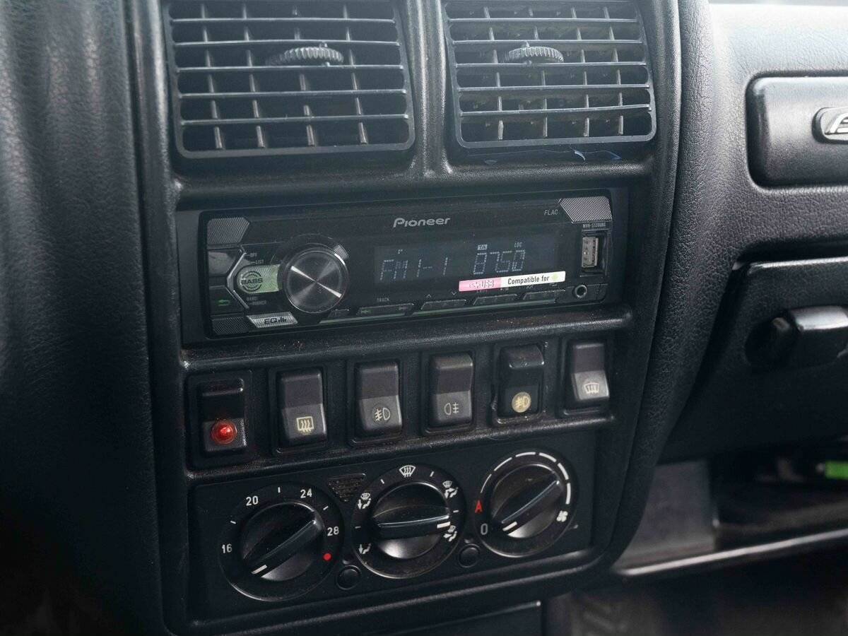 ГАЗ 31105 «Волга» с пробегом — 2007 год. Фото: #16