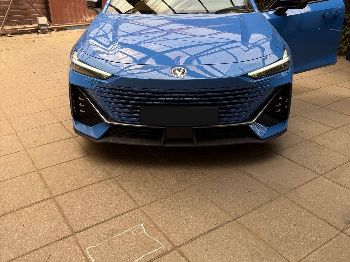 Changan UNI-V с пробегом — 2022 год. Фото: #1