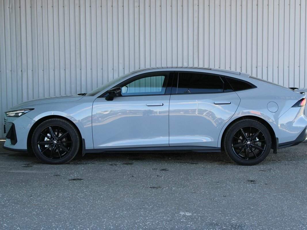 Changan UNI-V с пробегом — 2023 год. Фото: #7