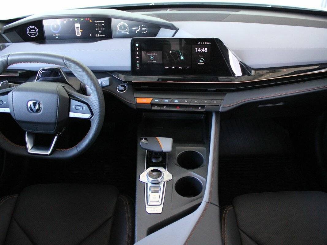 Changan UNI-V с пробегом — 2023 год. Фото: #13