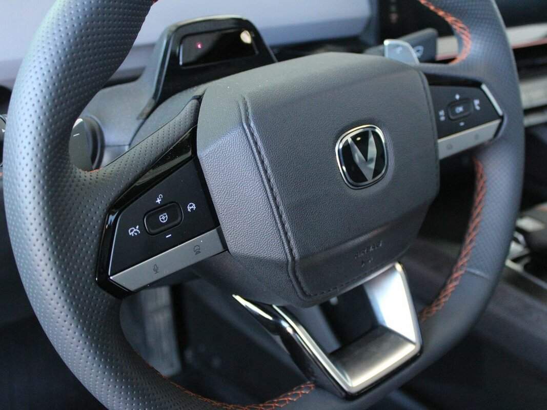 Changan UNI-V с пробегом — 2023 год. Фото: #23