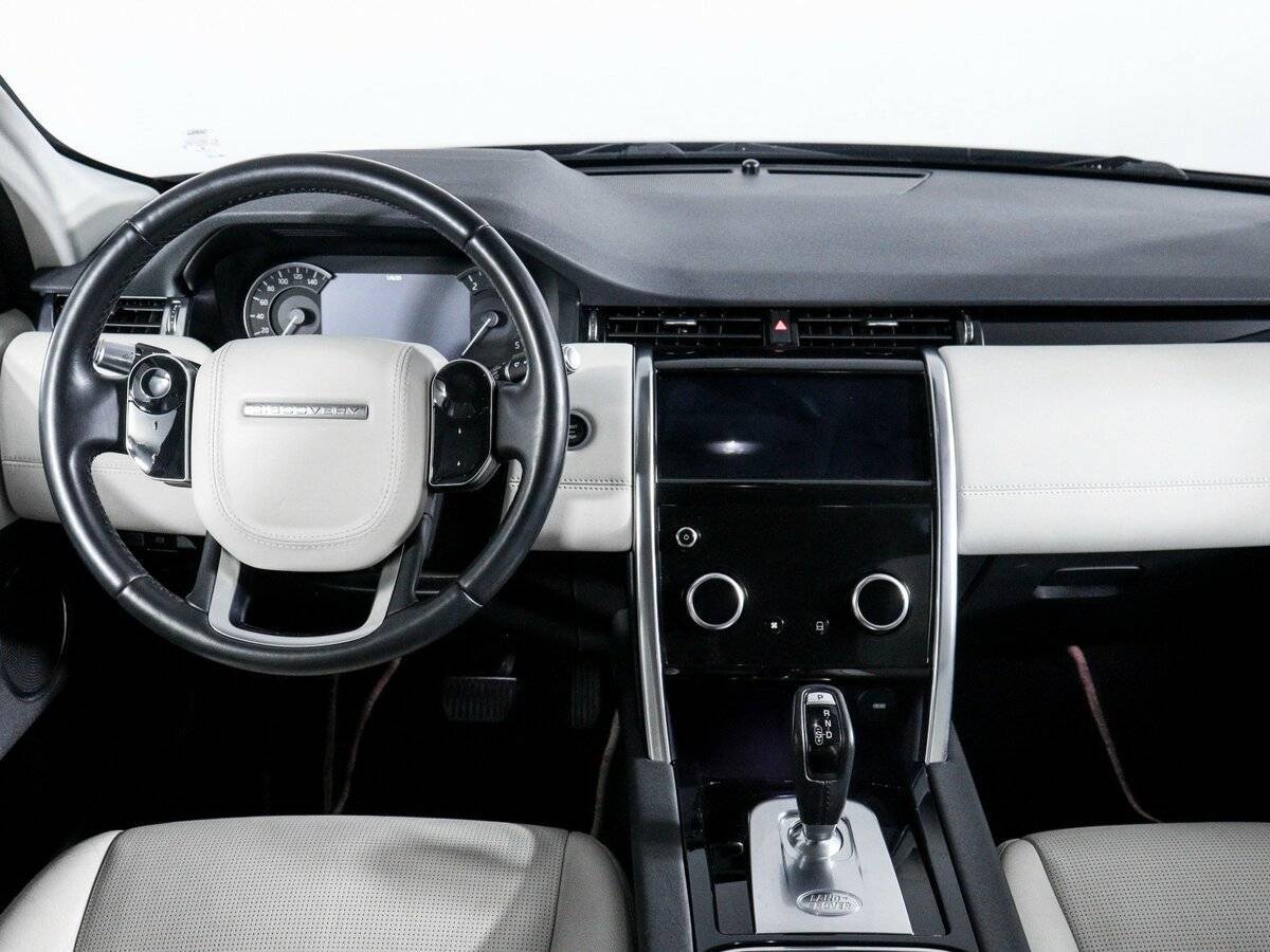 Land Rover Discovery Sport с пробегом — 2019 год. Фото: #11