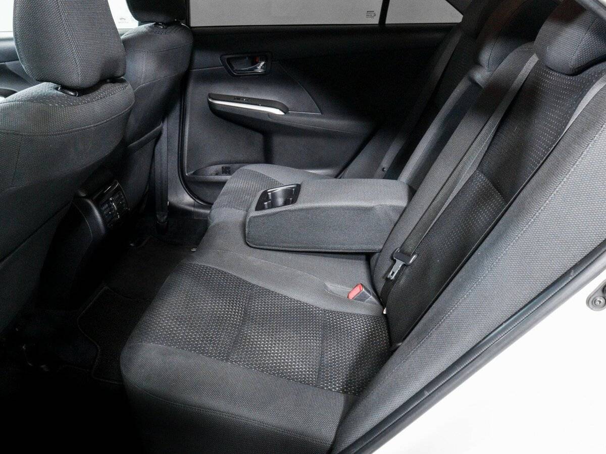 Toyota Camry с пробегом — 2013 год. Фото: #9