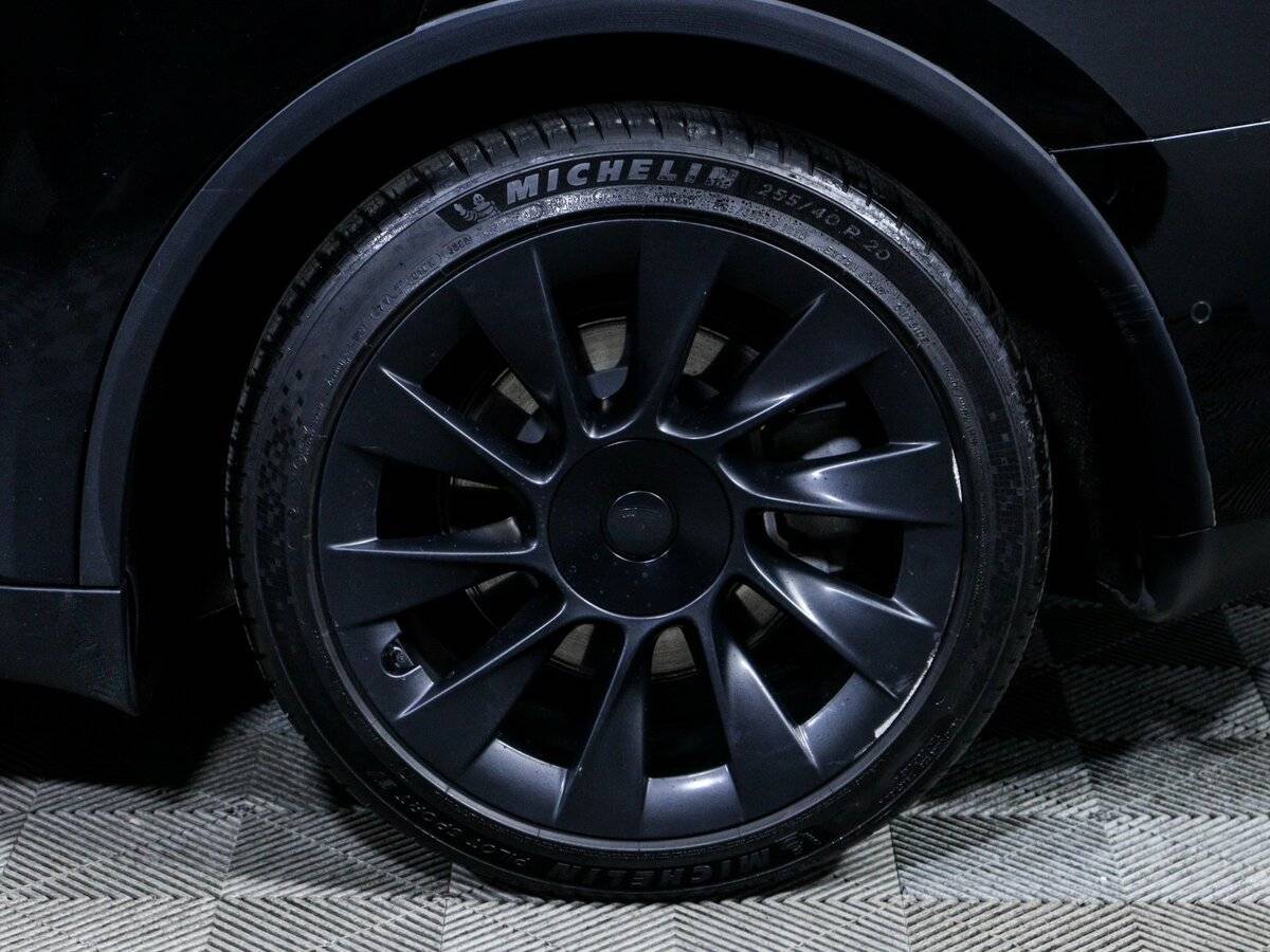 Tesla Model Y с пробегом — 2022 год. Фото: #13