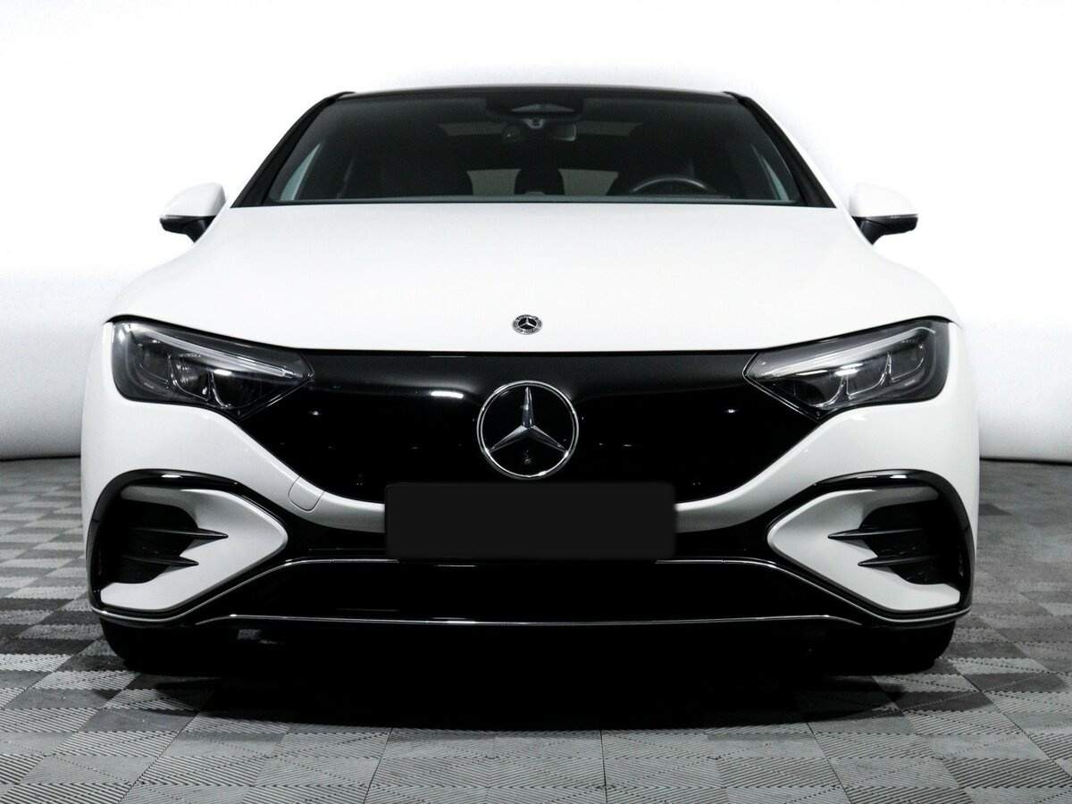 Mercedes-Benz EQE с пробегом — 2022 год. Фото: #1