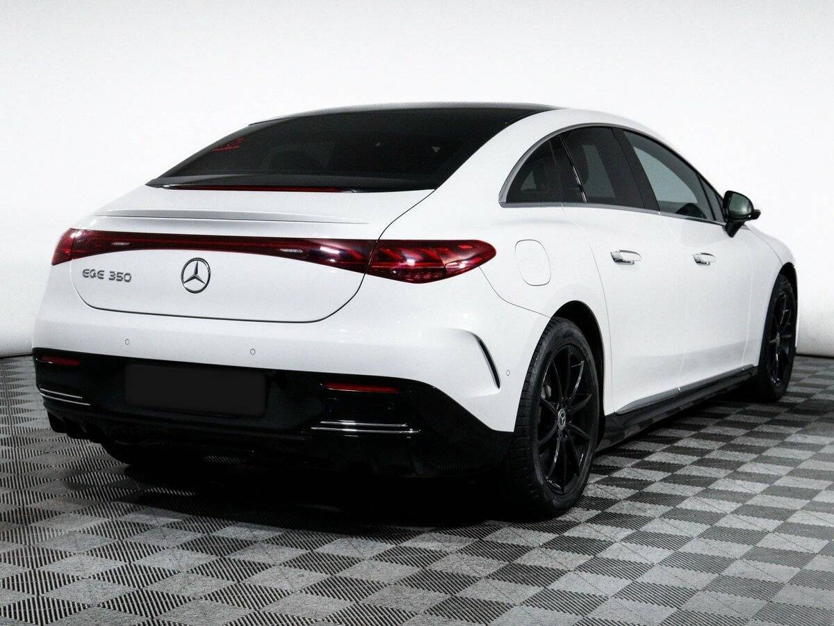 Mercedes-Benz EQE с пробегом — 2022 год. Фото: #4