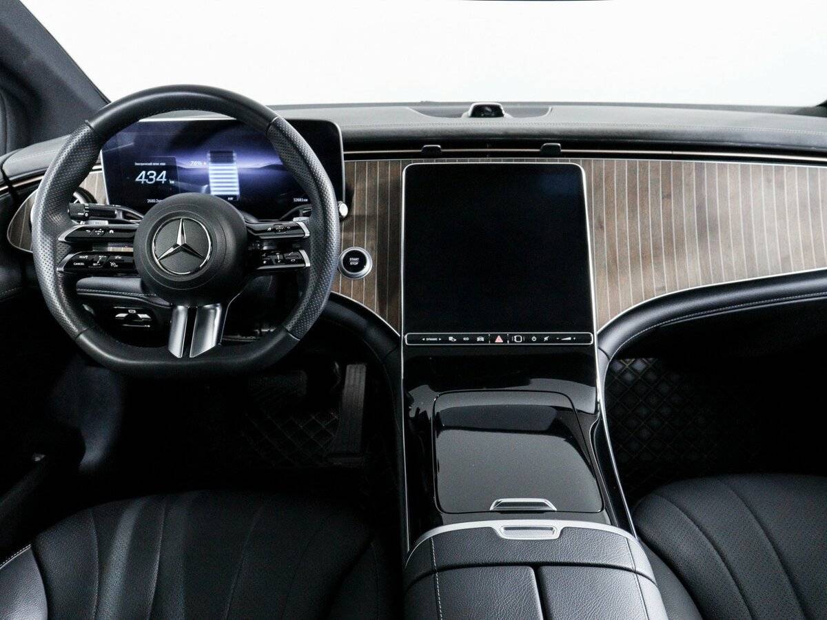Mercedes-Benz EQE с пробегом — 2022 год. Фото: #11