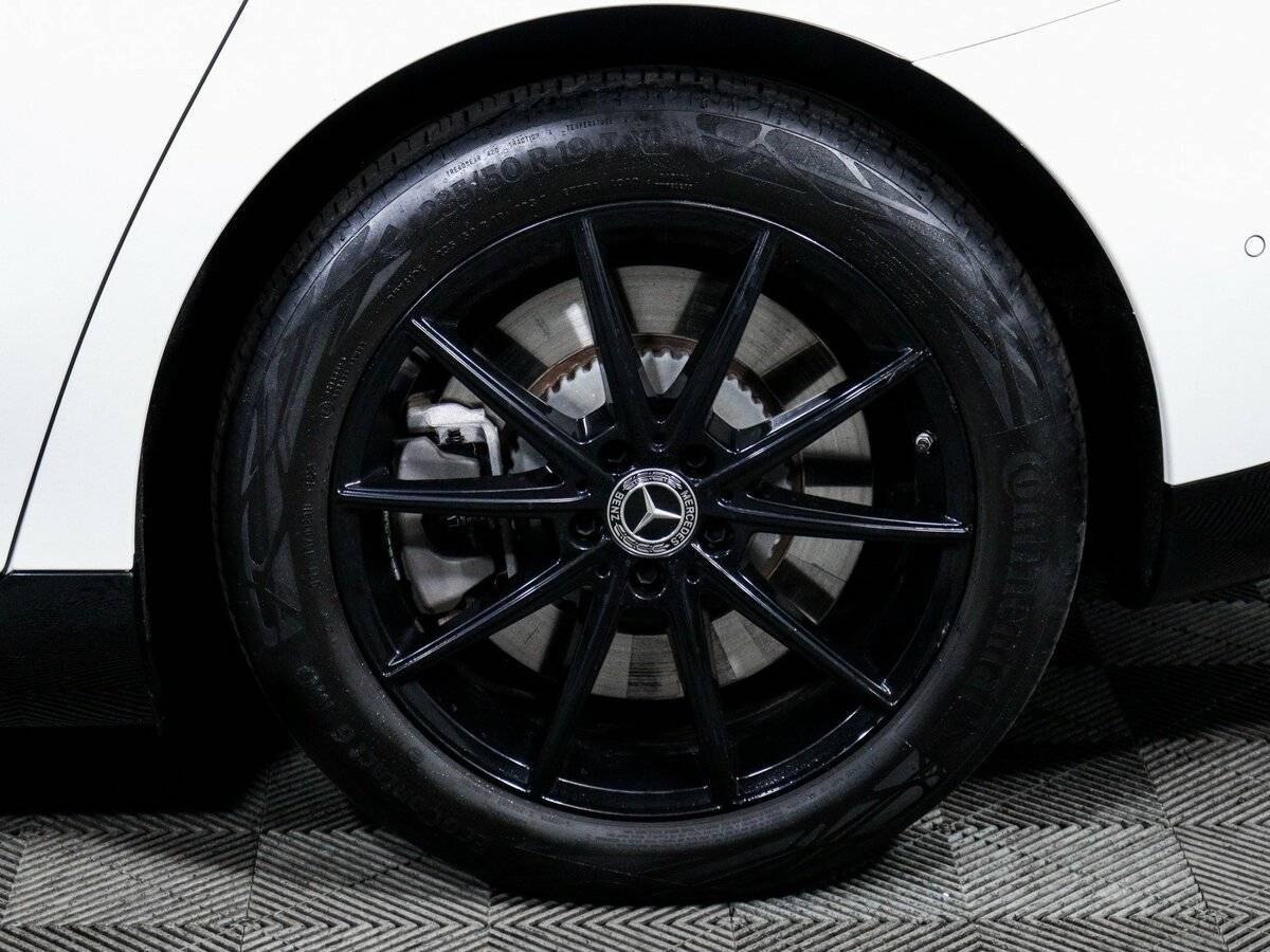 Mercedes-Benz EQE с пробегом — 2022 год. Фото: #14