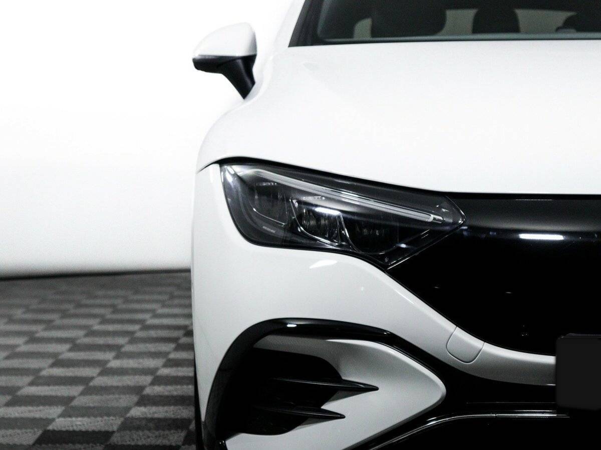 Mercedes-Benz EQE с пробегом — 2022 год. Фото: #17