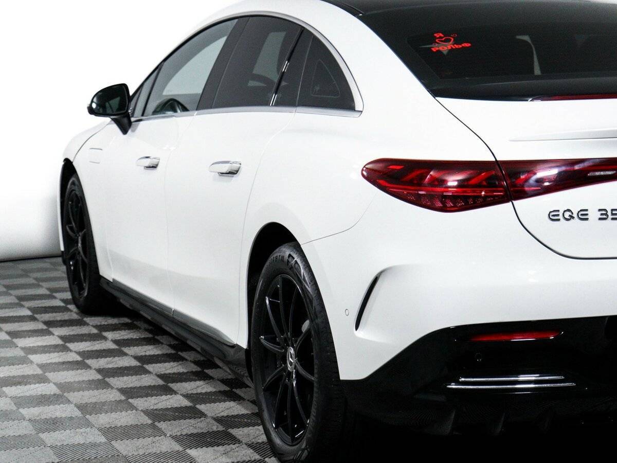 Mercedes-Benz EQE с пробегом — 2022 год. Фото: #19