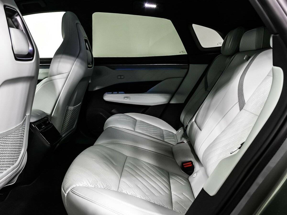 Zeekr 001 с пробегом — 2024 год. Фото: #12