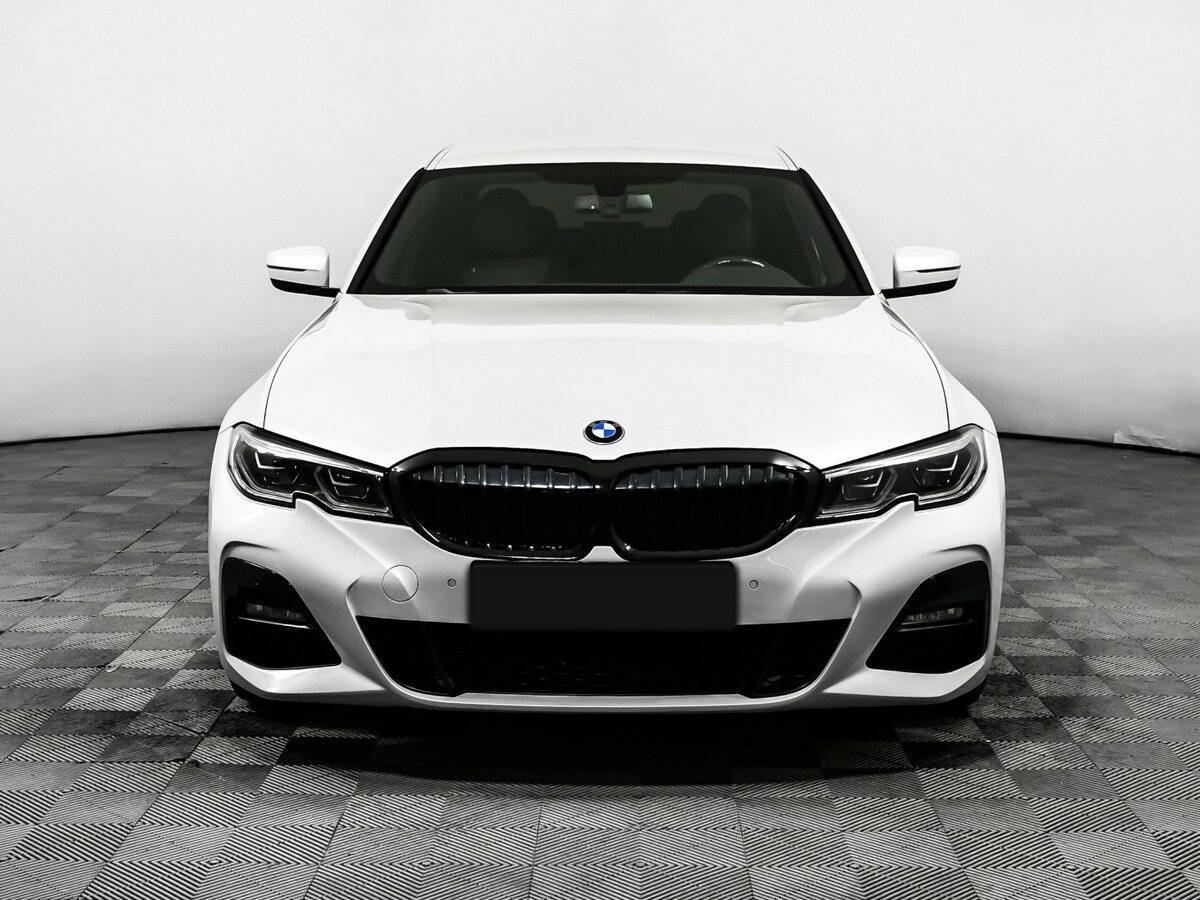BMW 3 серии с пробегом — 2019 год. Фото: #1