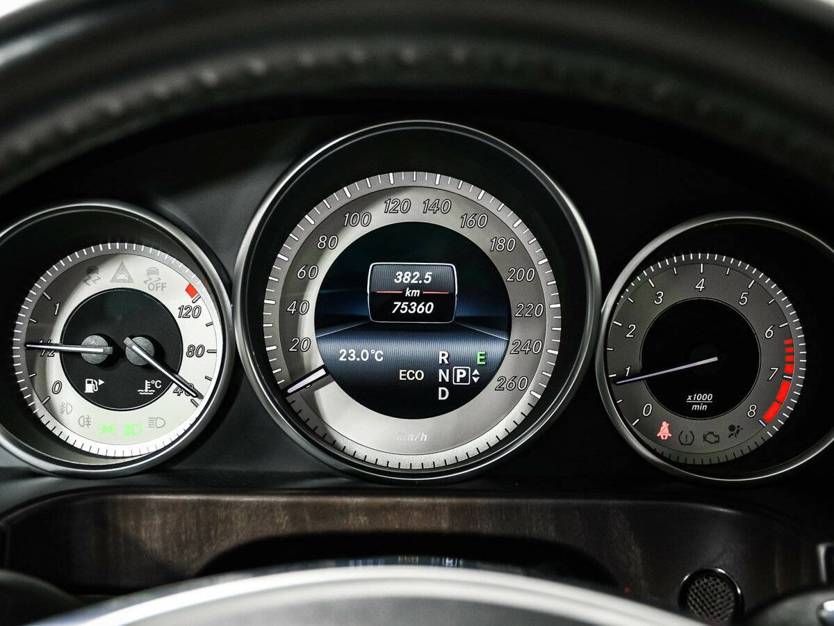 Mercedes-Benz E-Класс с пробегом — 2014 год. Фото: #9