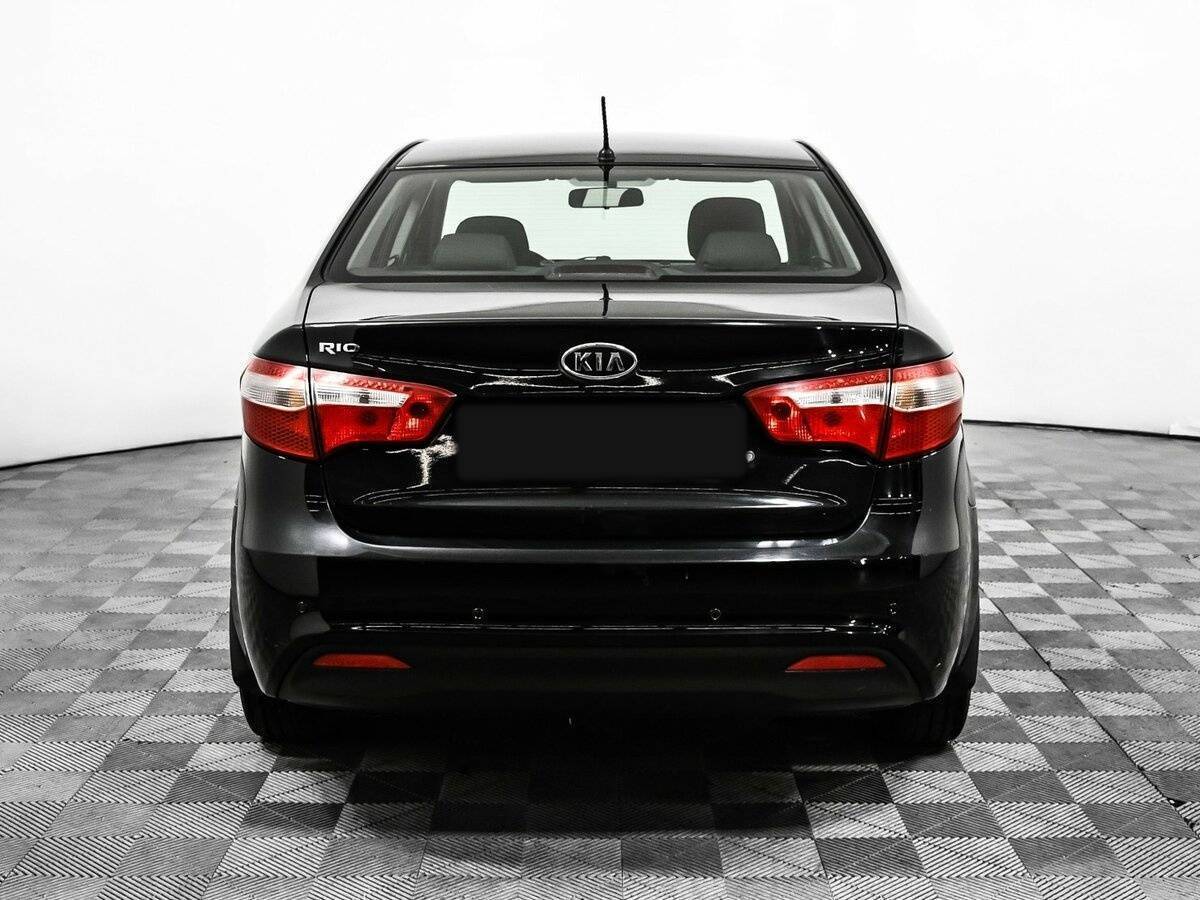 Kia Rio с пробегом — 2011 год. Фото: #5