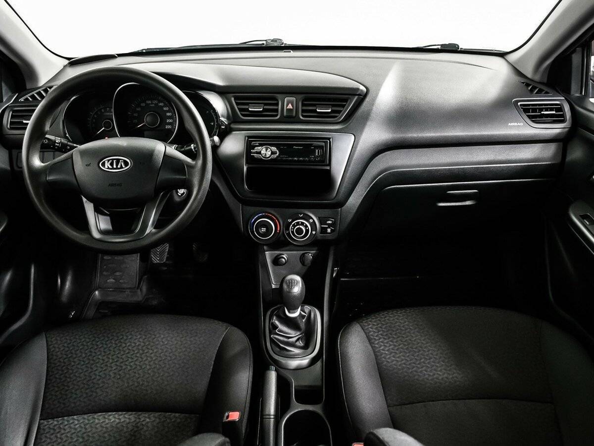 Kia Rio с пробегом — 2011 год. Фото: #10