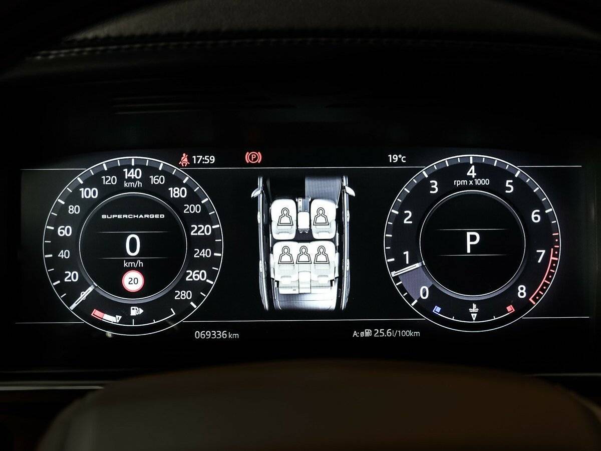 Land Rover Range Rover с пробегом — 2018 год. Фото: #7