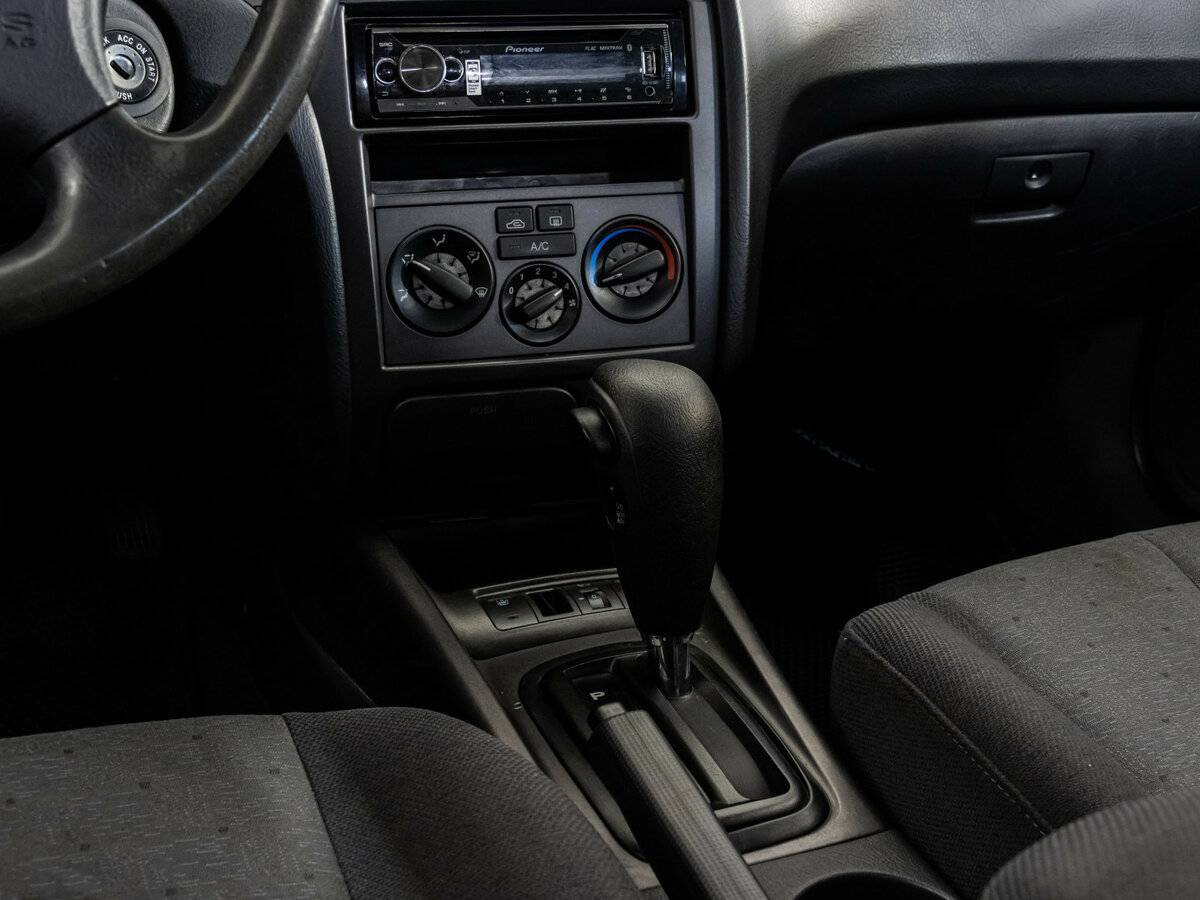 Hyundai Elantra с пробегом — 2008 год. Фото: #12