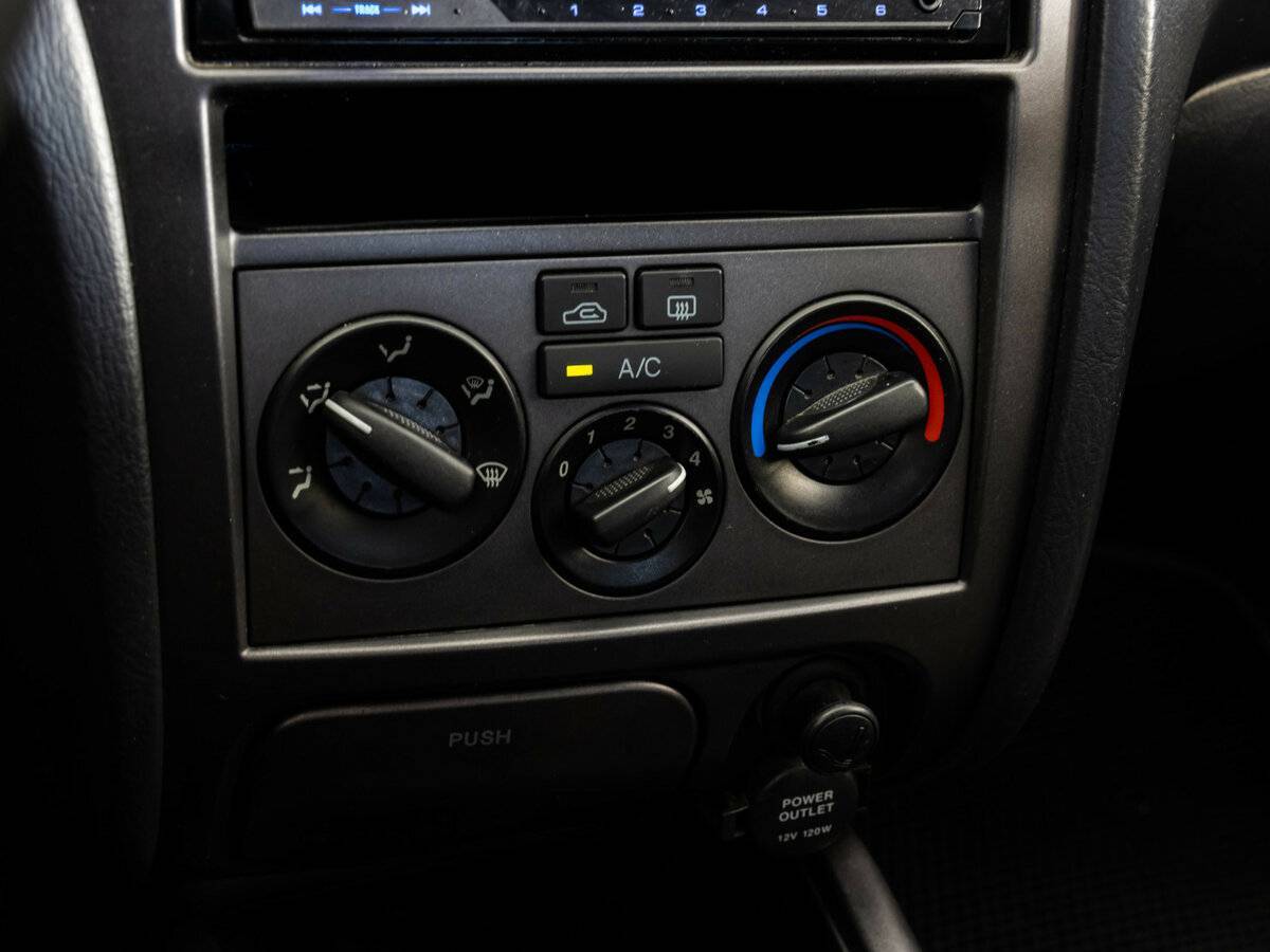 Hyundai Elantra с пробегом — 2008 год. Фото: #13