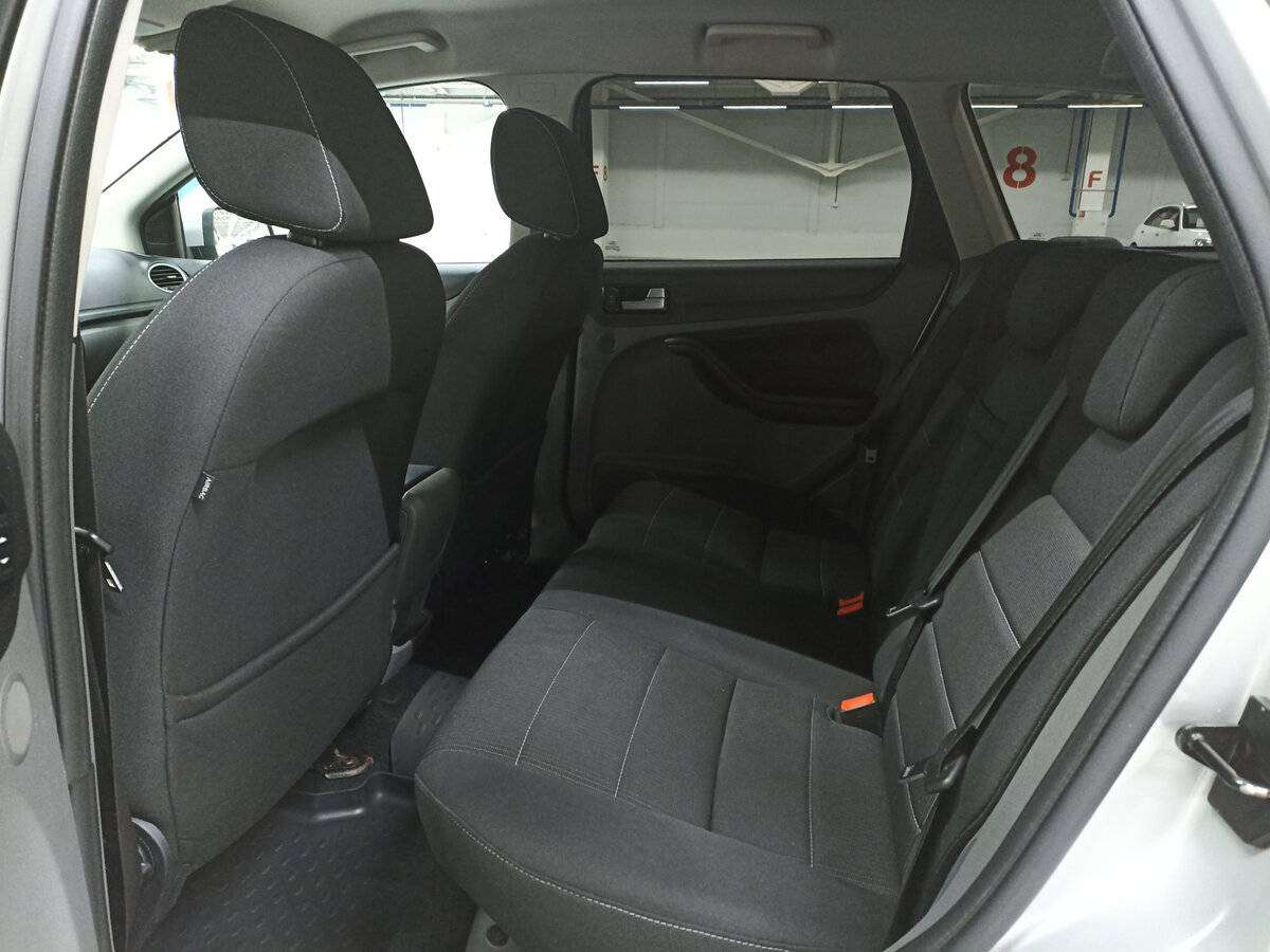 Ford Focus с пробегом — 2011 год. Фото: #11